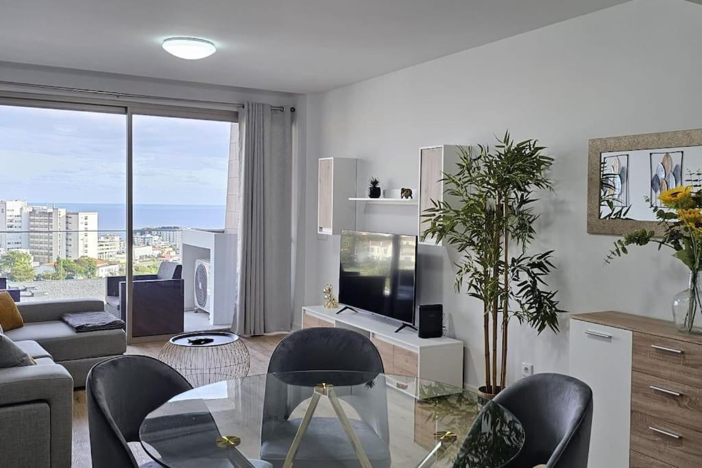 Vista Mar - Ac, Parking And Pool Apartment Funchal  Exterior photo